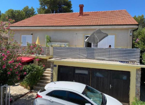 Apartments by the sea Jelsa, Hvar - 8747